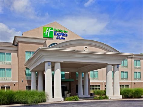hotels near greenwood mo